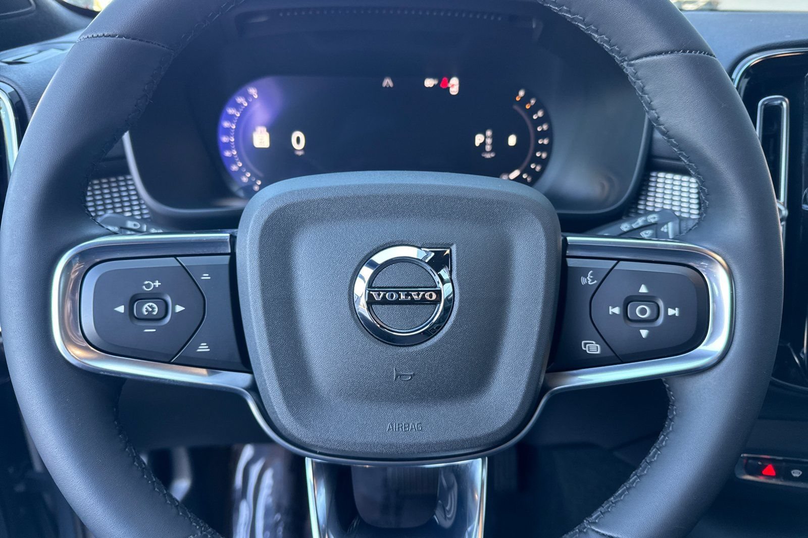 Used 2023 Volvo XC40 B5 Plus w/ Protection Package Premier AWD/4WD image 26