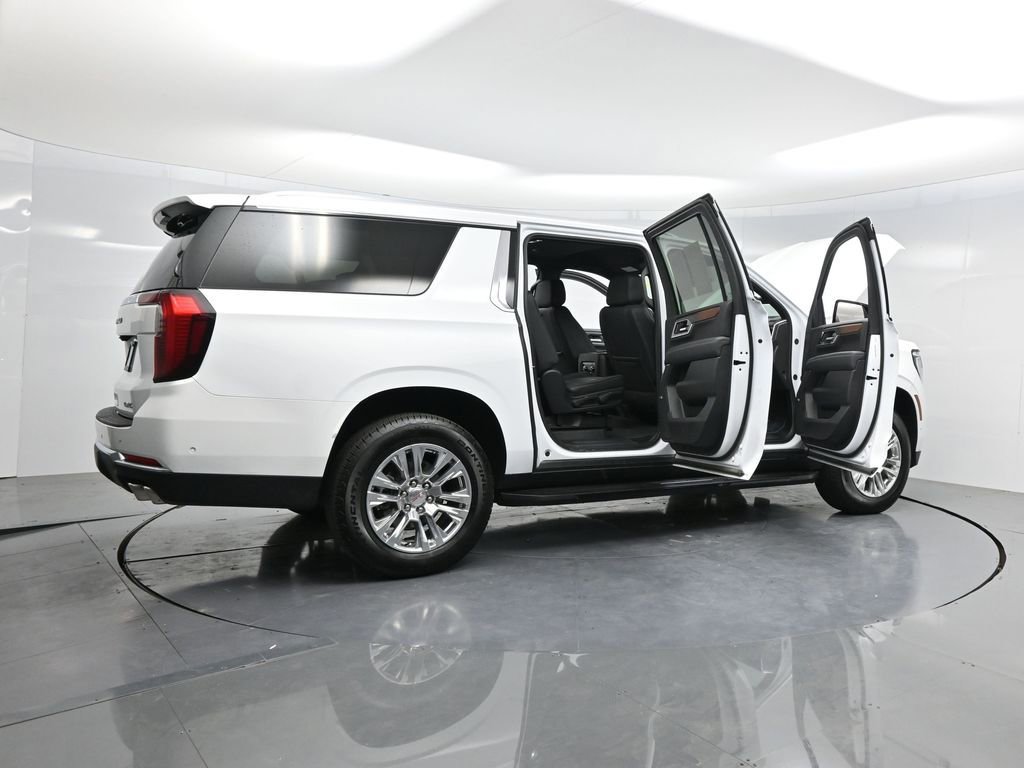 Used 2025 GMC Yukon XL Denali image 4