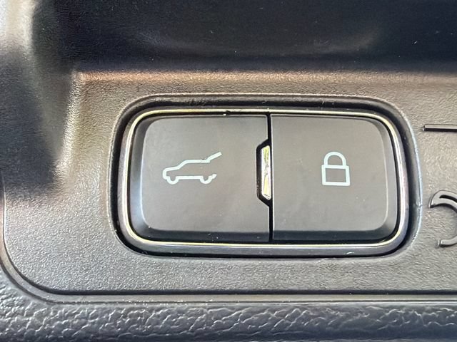 Used 2025 Ford Explorer Active w/ Active Comfort Package RWD image 19