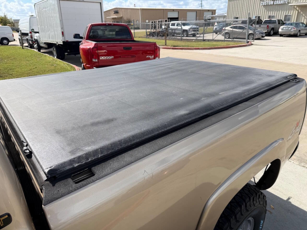 Used 2005 Chevrolet Silverado 2500 LT w/ Heavy-Duty Power Package image 39