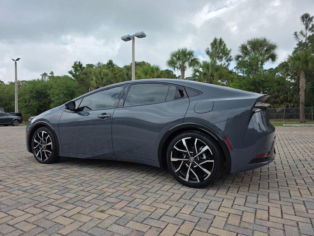 Used 2024 Toyota Prius Prime FWD image 9