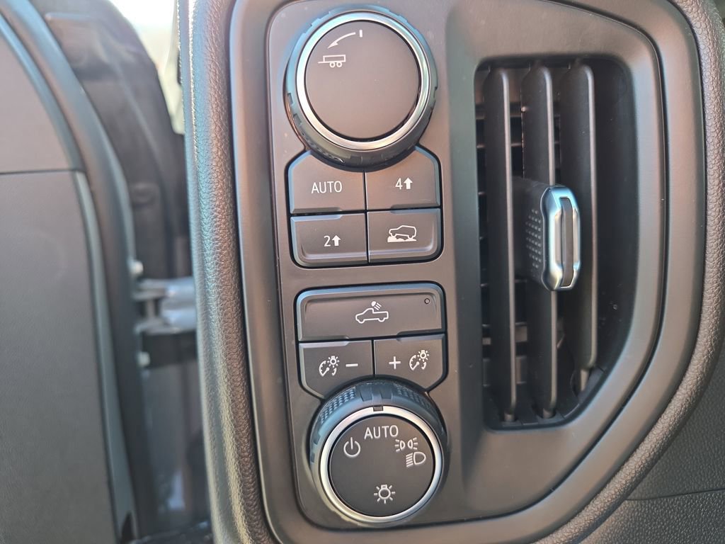 Used 2024 Chevrolet Silverado 1500 Custom image 28