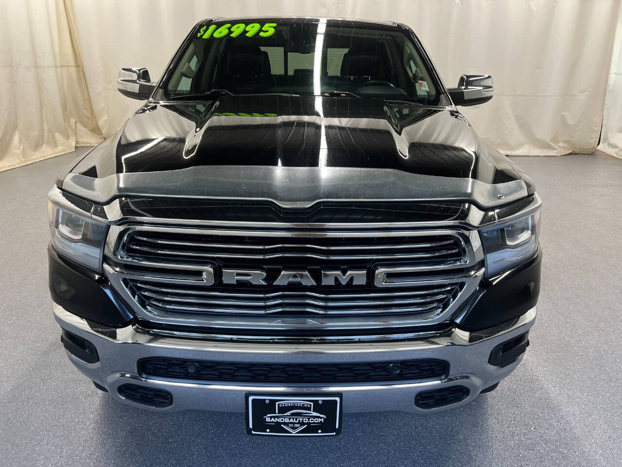 Used 2019 RAM 1500 Laramie AWD/4WD image 2