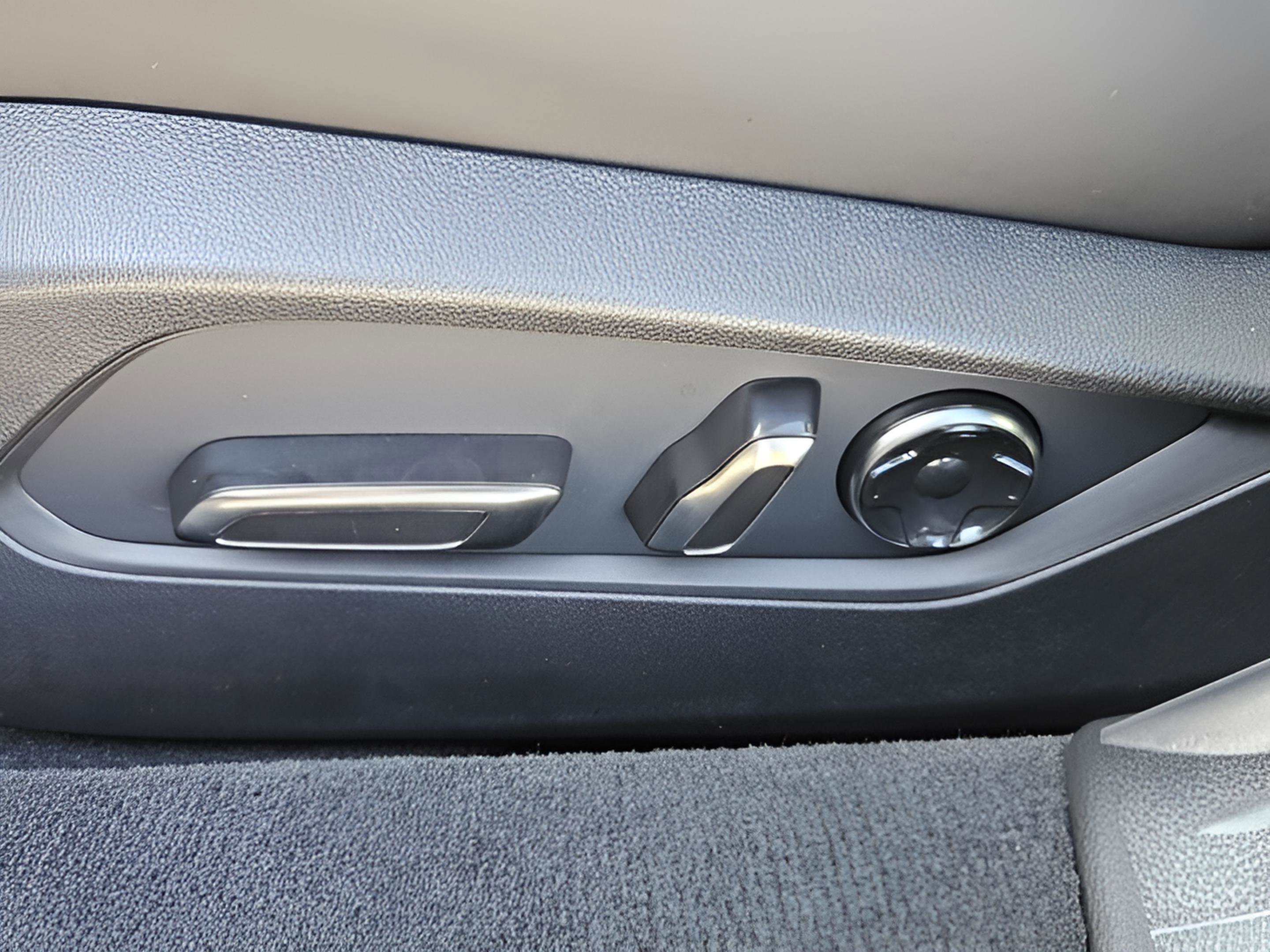 New 2025 Acura TLX w/Technology Package image 10