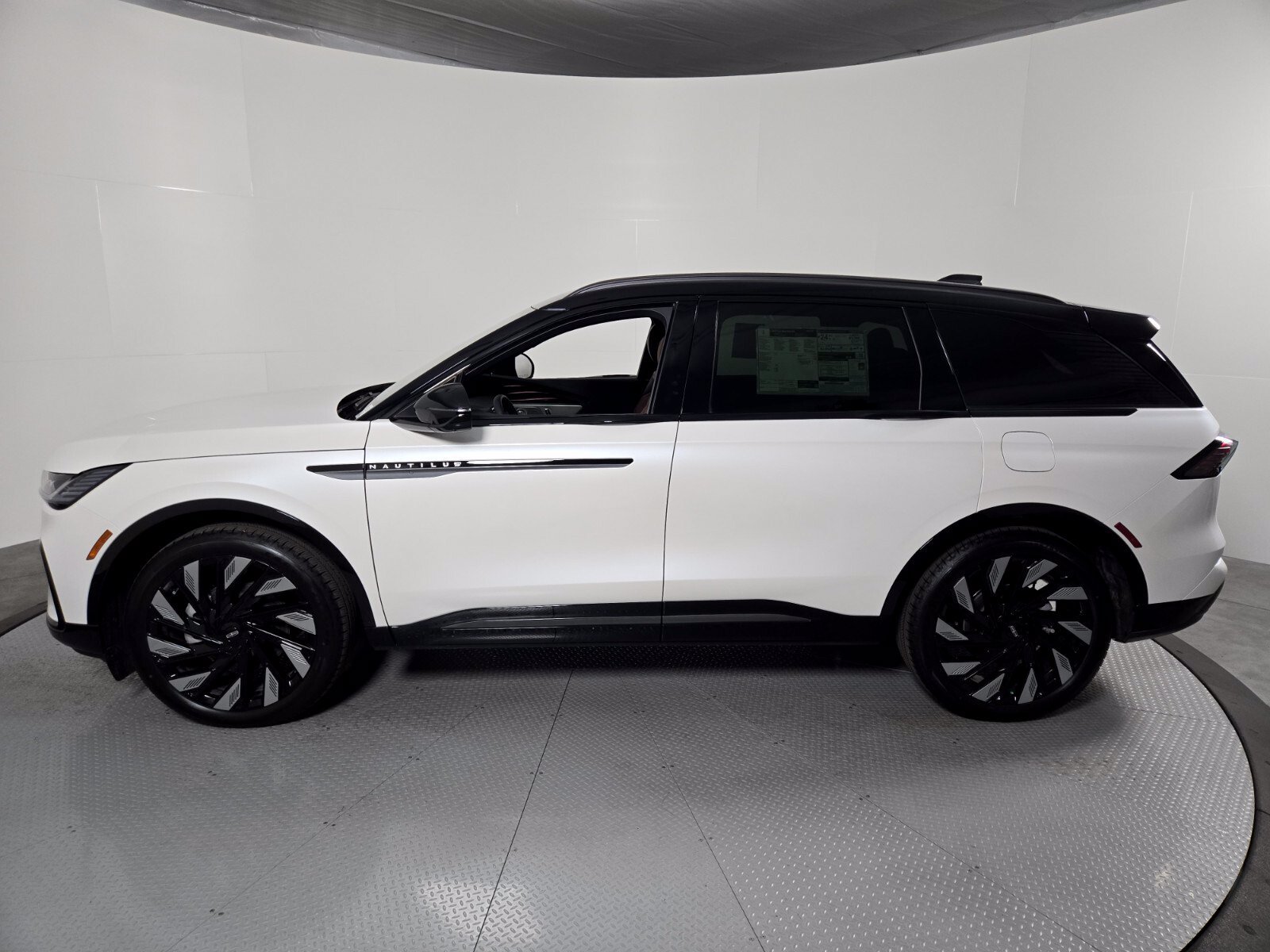 New 2026 Lincoln Nautilus Reserve AWD/4WD image 8