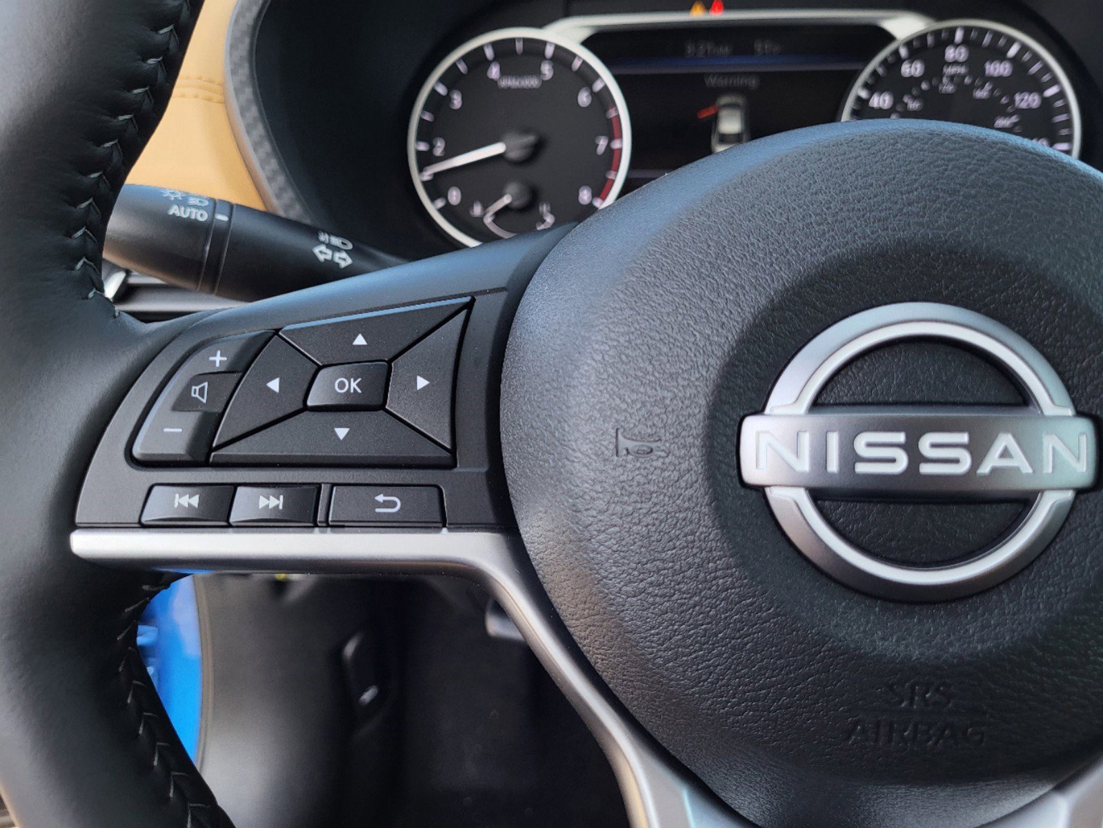 New 2025 Nissan Sentra SV w/ SV Premium Package image 15