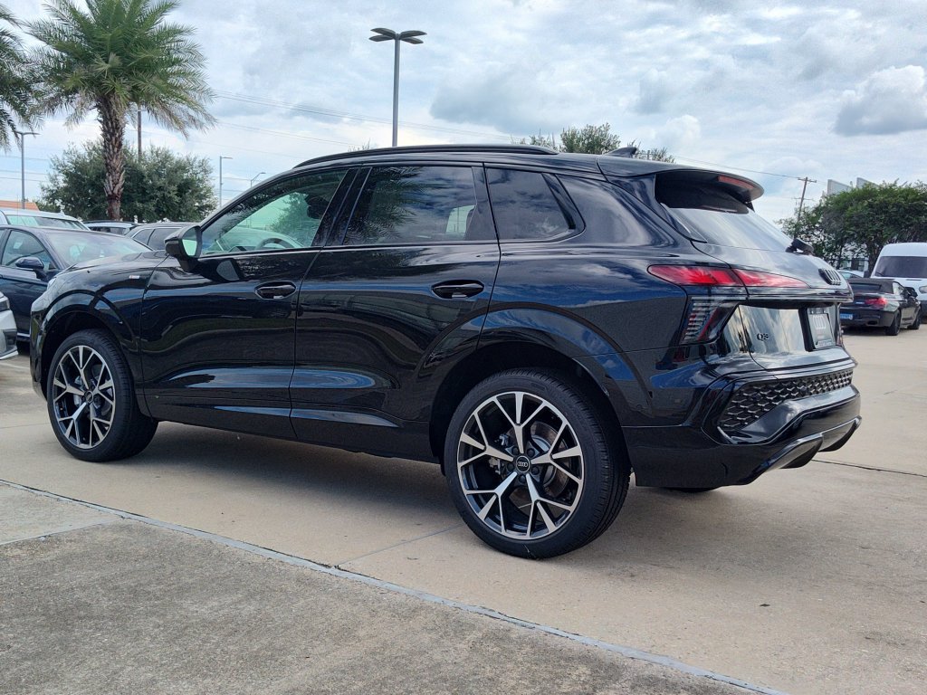New 2026 Audi Q3 quattro 2.0T AWD/4WD image 3