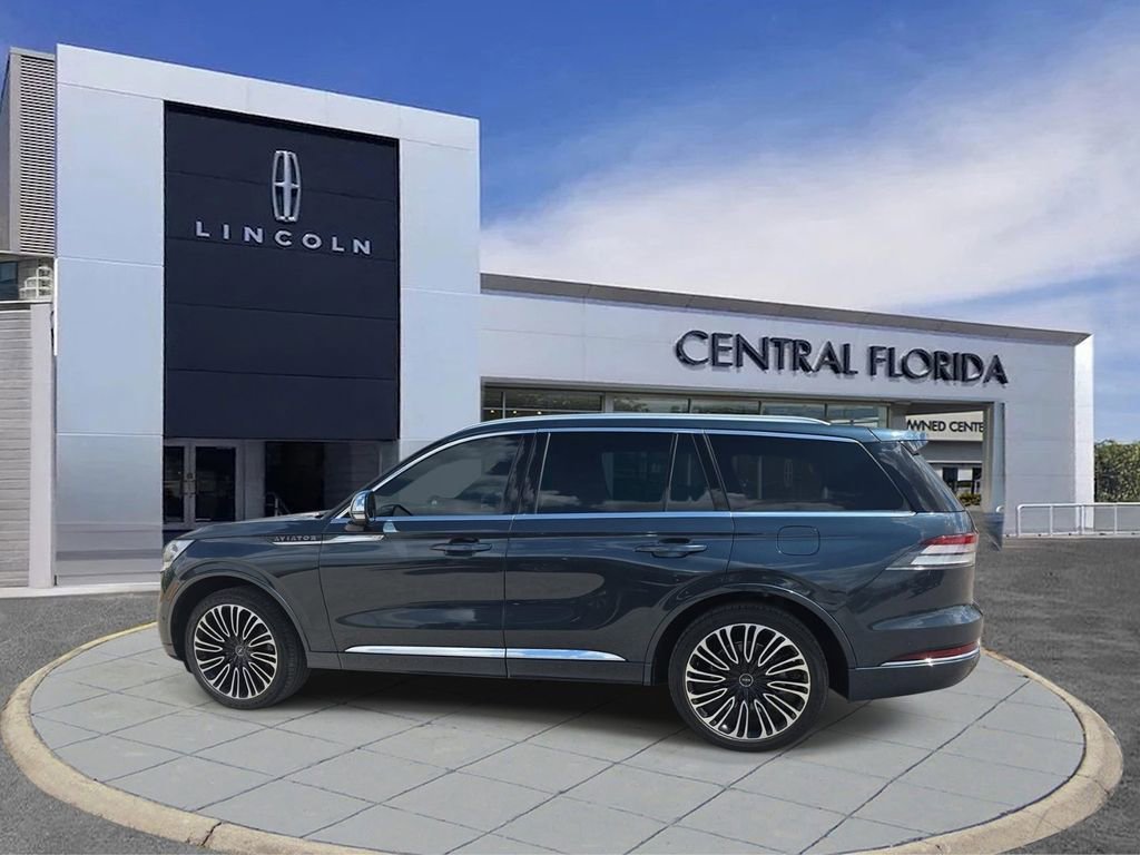 Certified 2022 Lincoln Aviator Black Label w/ Class IV Trailer Tow Package AWD/4WD image 5