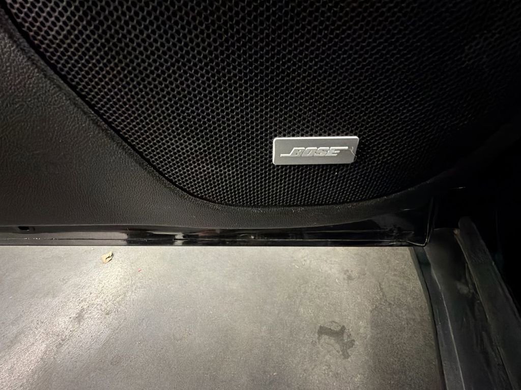 Used 2022 GMC Acadia AT4 w/ Technology Package image 25