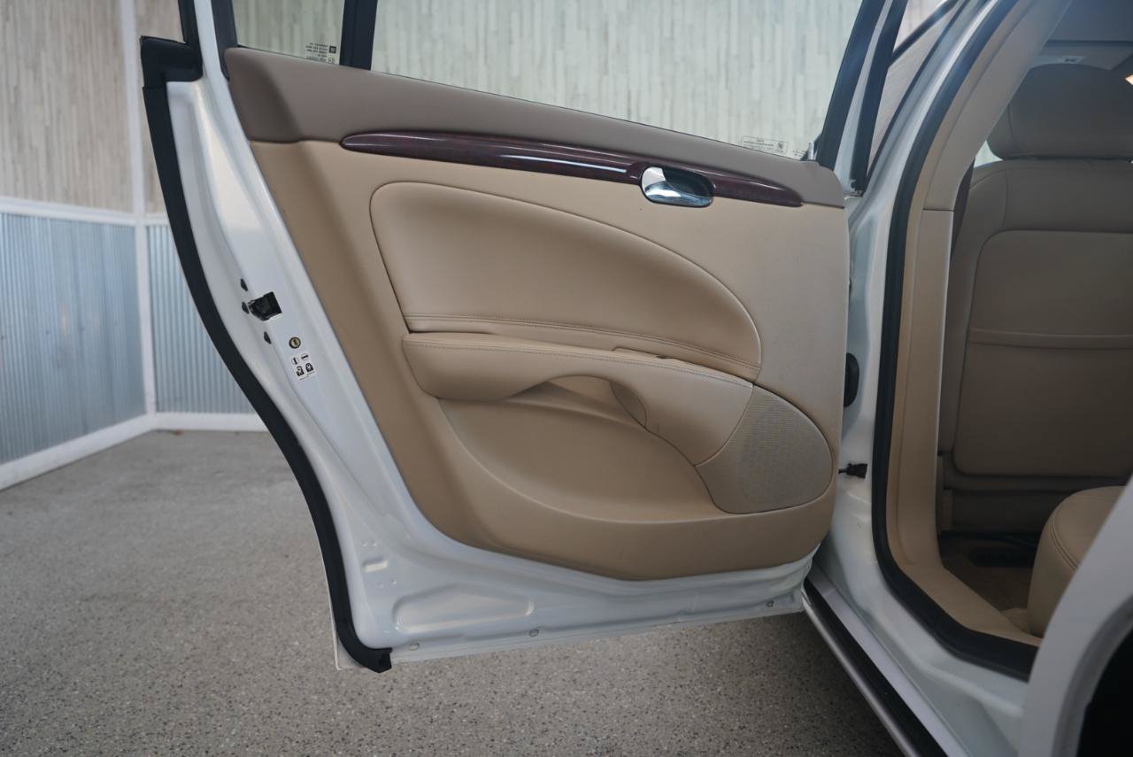 Used 2006 Buick Lucerne CXL w/ Luxury Package FWD image 34