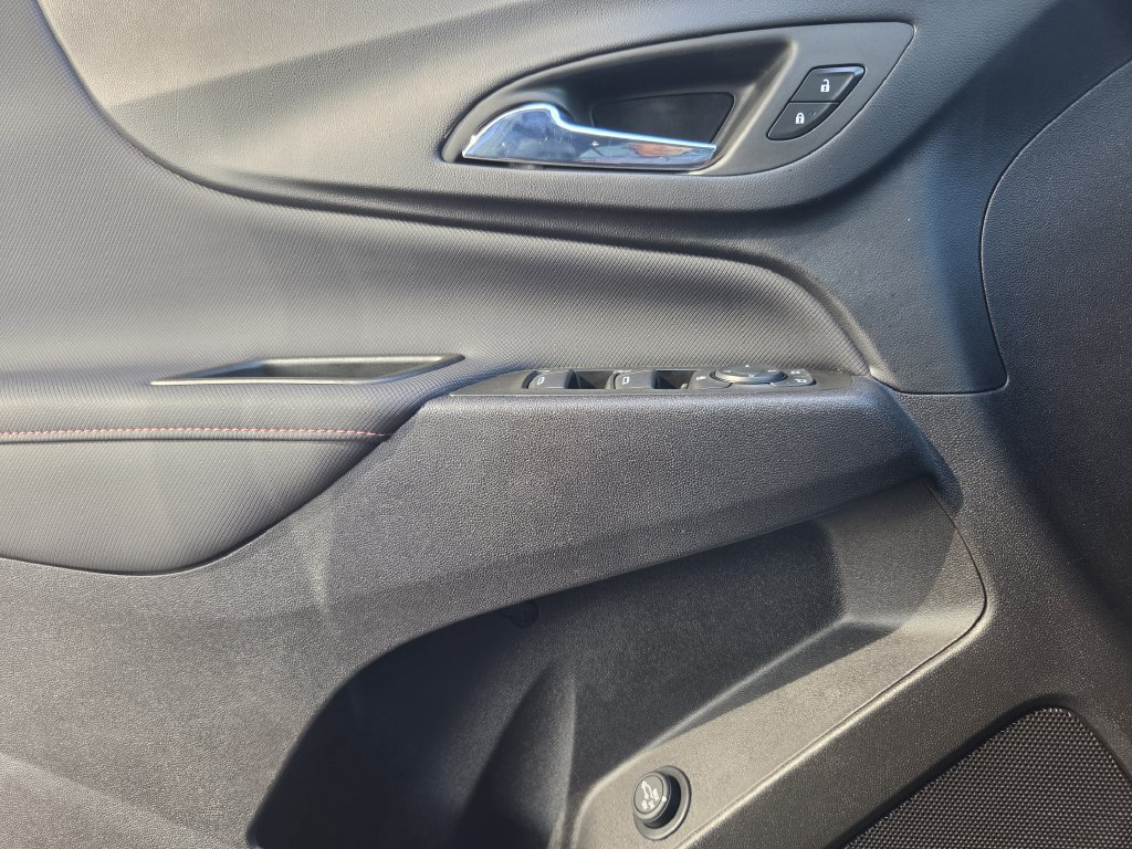 Used 2024 Chevrolet Equinox RS FWD image 24
