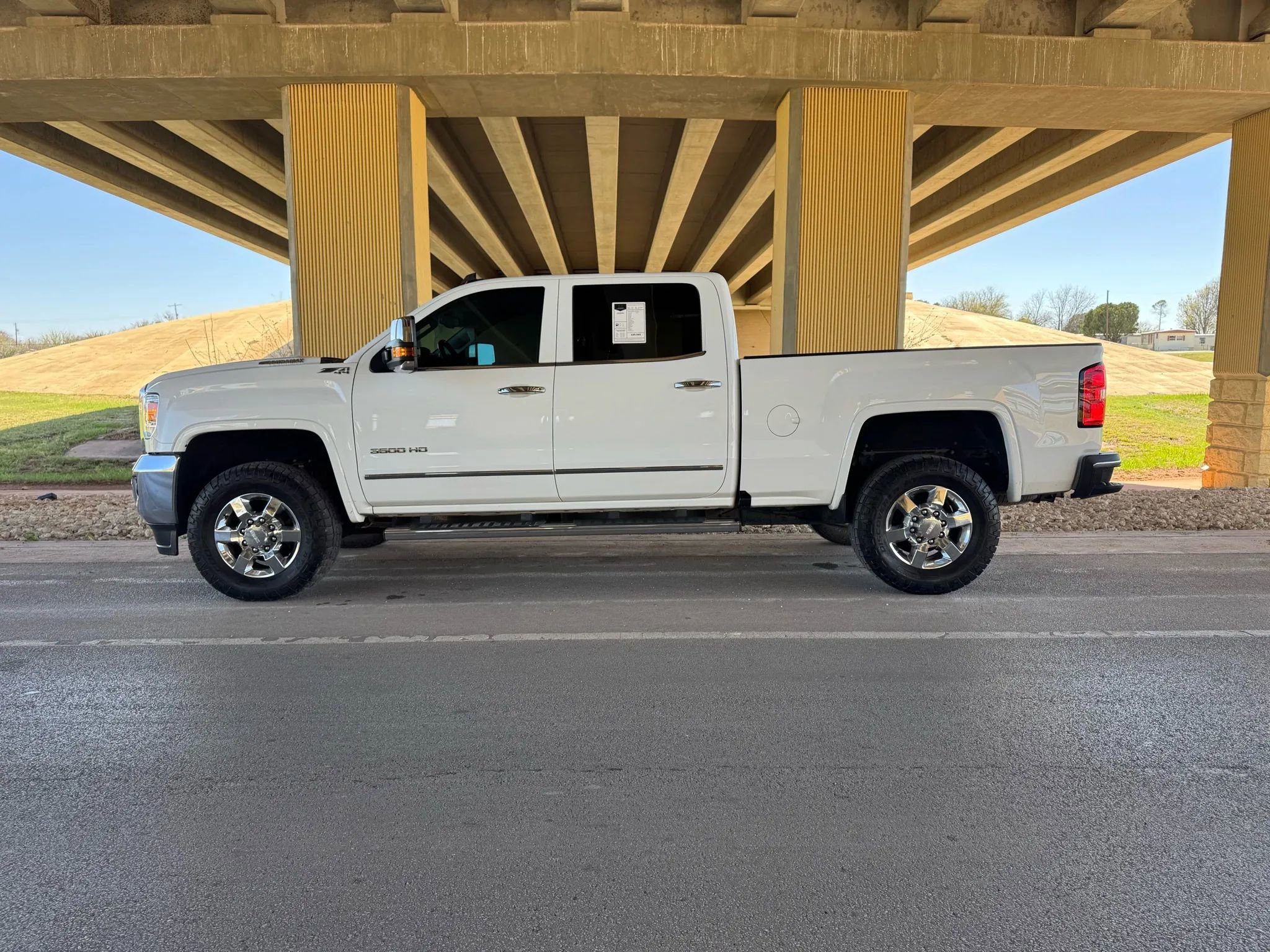 Used 2018 GMC Sierra 3500 SLT w/ Duramax Plus Package image 6