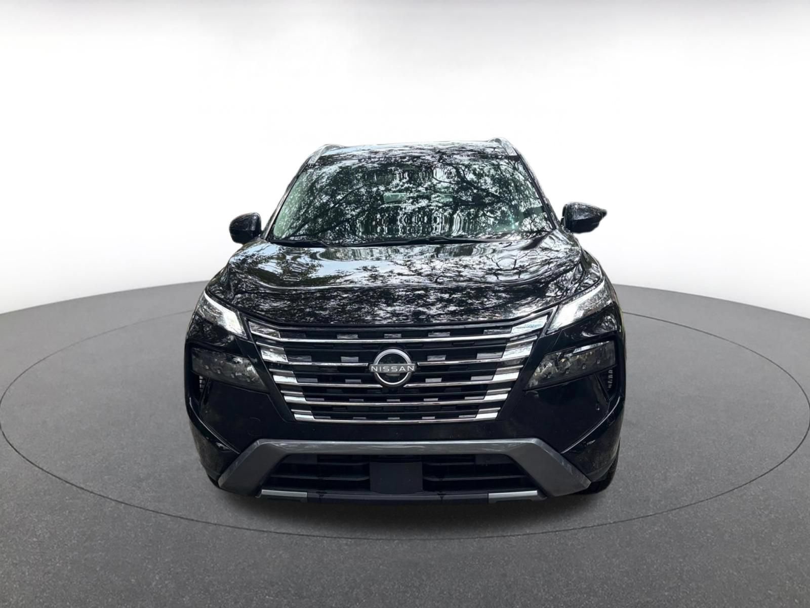 Used 2026 Nissan Rogue SL FWD image 2