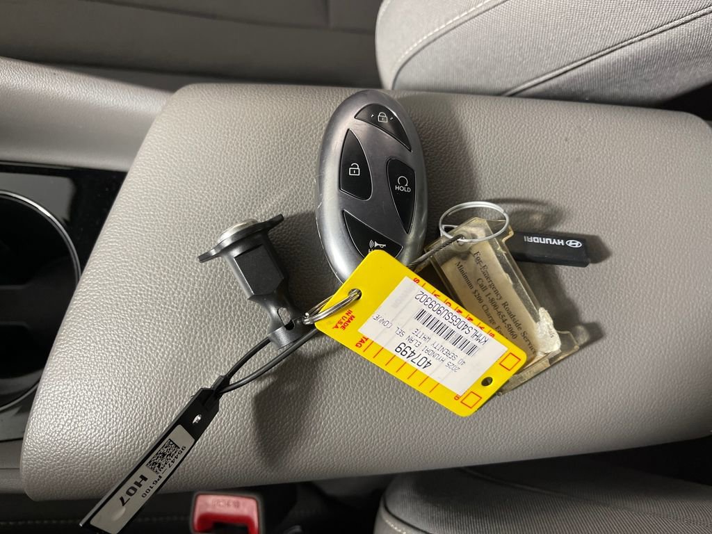 Certified 2025 Hyundai Elantra SEL FWD image 26