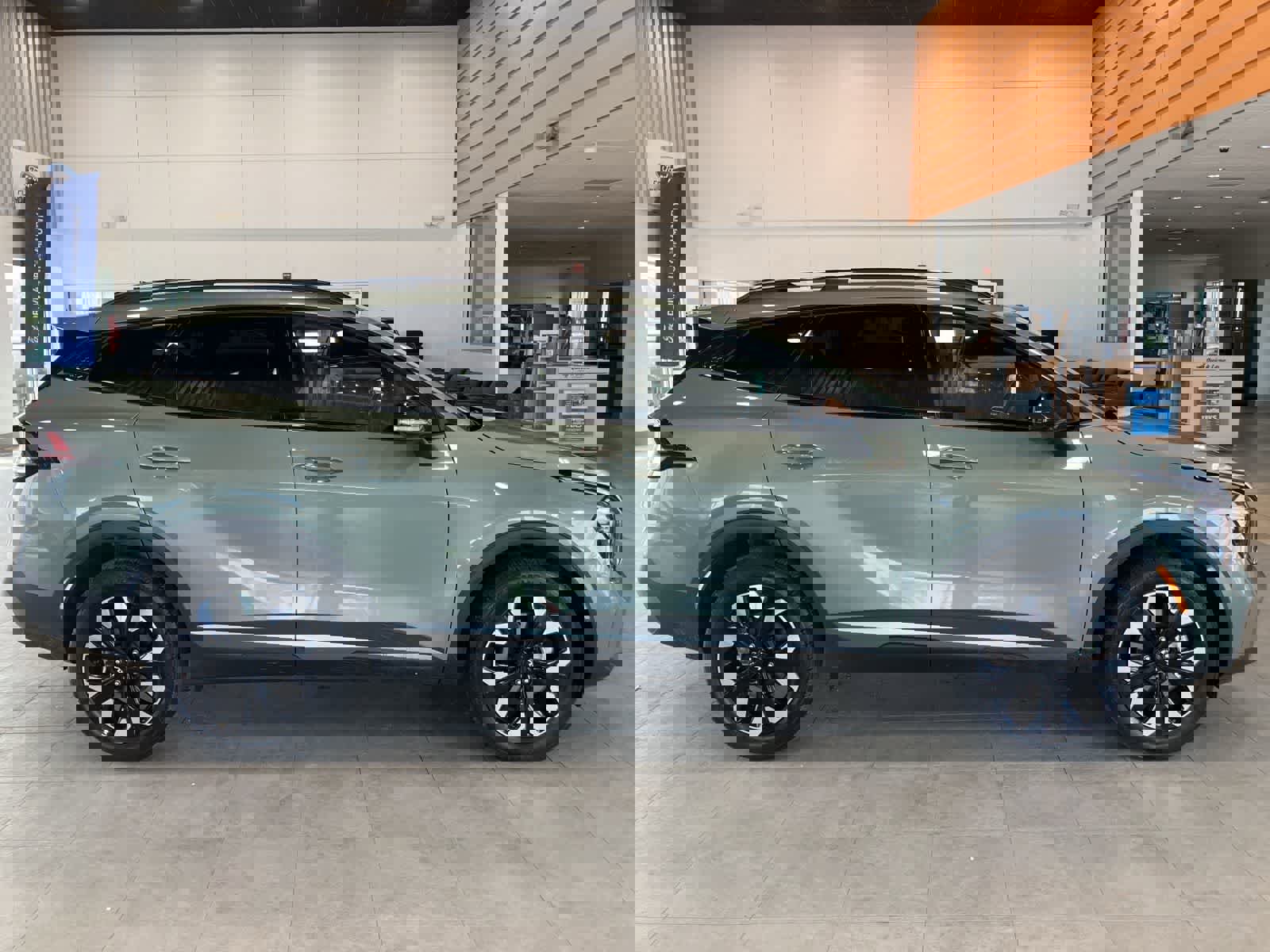 Used 2023 Kia Sportage X-Line w/ X-Line Premium Package AWD/4WD image 4