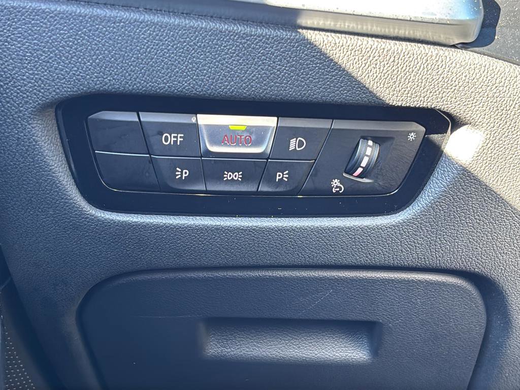 Used 2019 BMW 330i Sedan w/ Convenience Package image 34