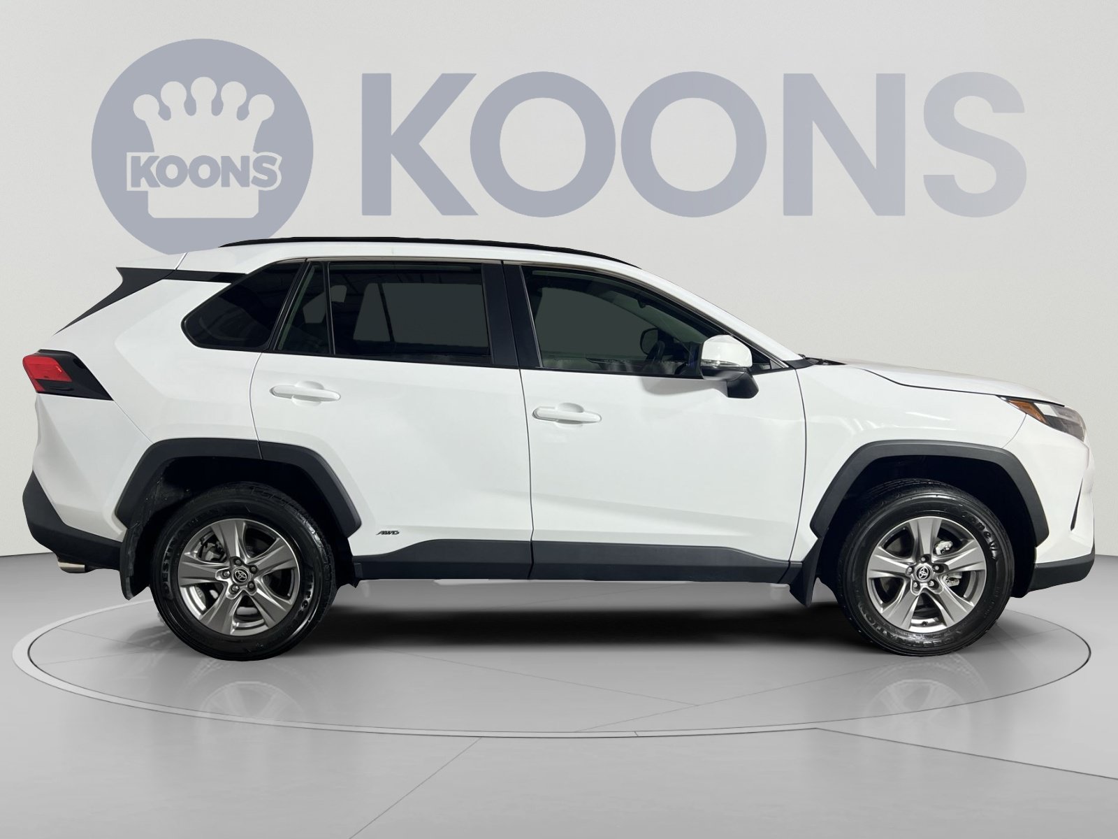 Used 2024 Toyota RAV4 XLE AWD/4WD image 8