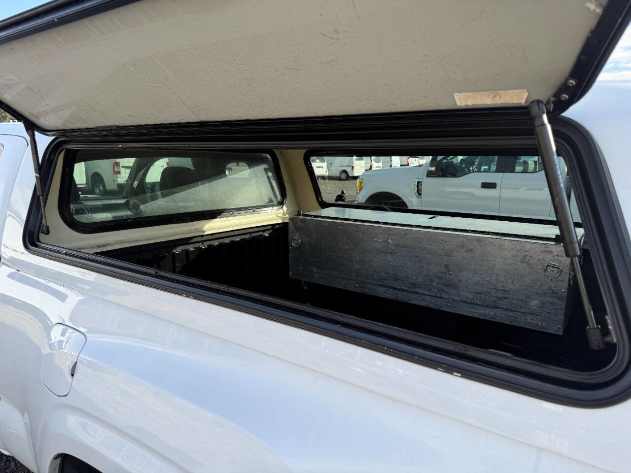 Used 2019 Toyota Tacoma SR image 28