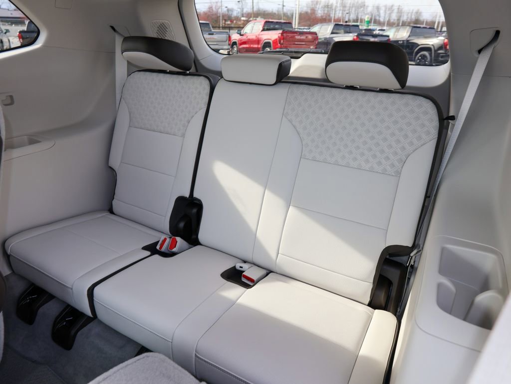 New 2026 GMC Acadia Denali w/ Super Cruise Package image 12