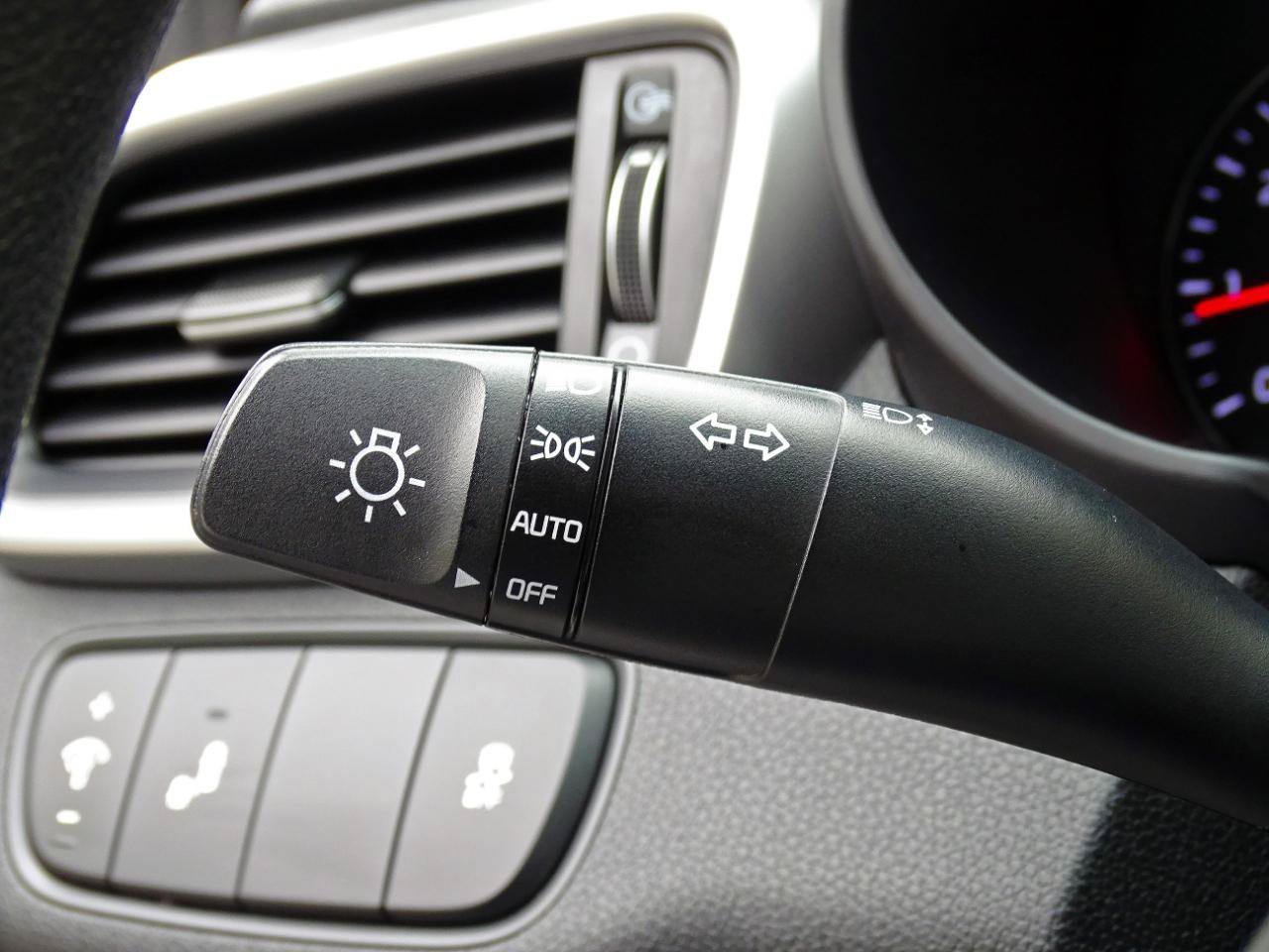 Used 2020 Kia Sorento LX FWD image 24