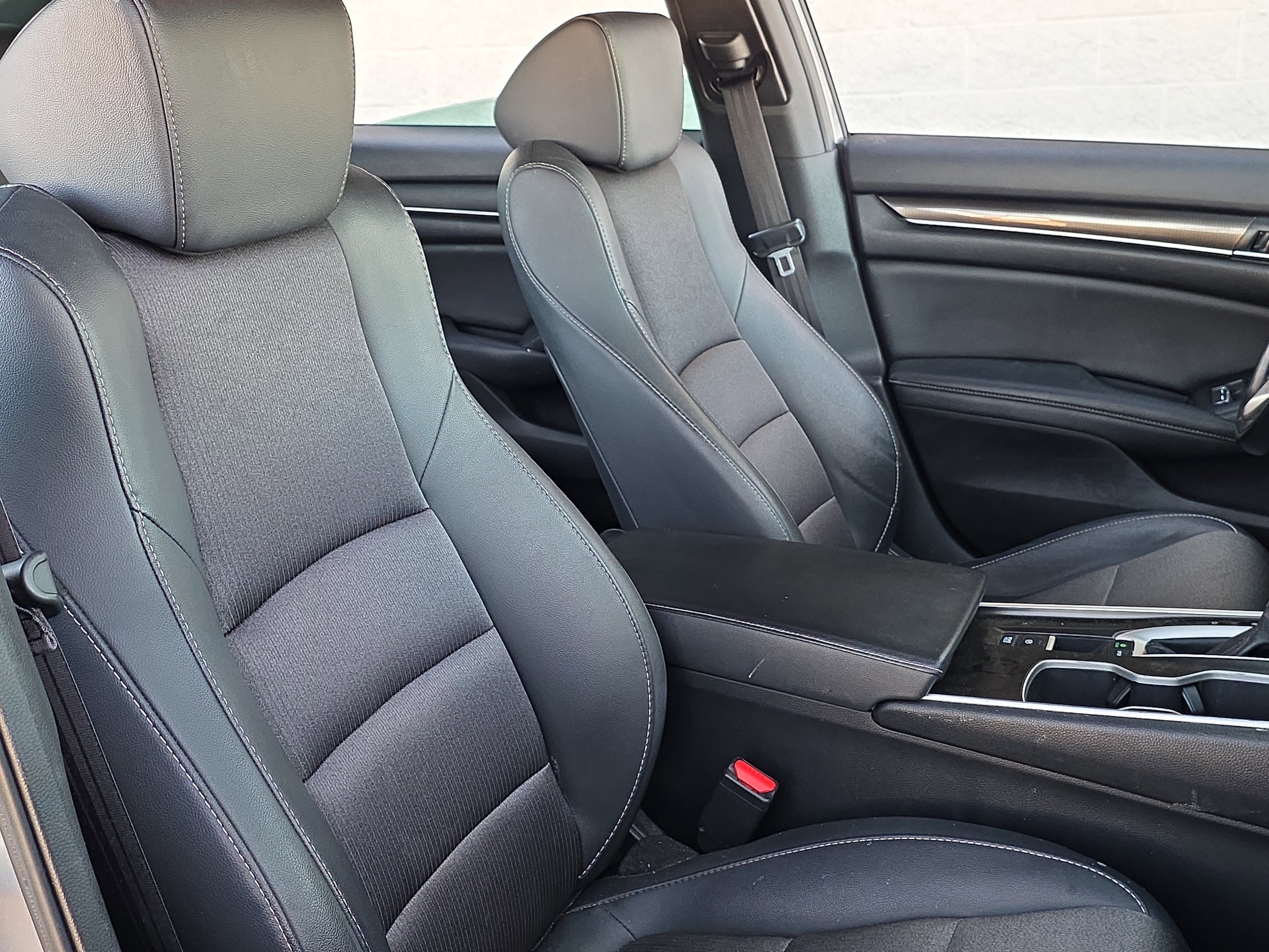 Used 2020 Honda Accord Sport image 28