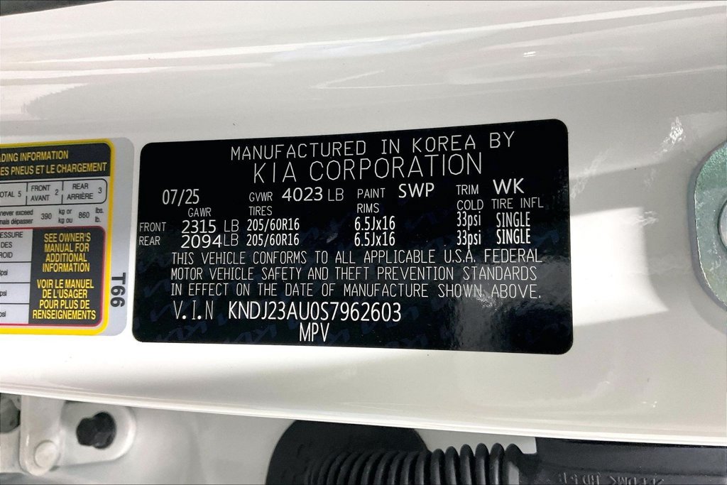 Used 2025 Kia Soul LX w/ LX Technology Package FWD image 39