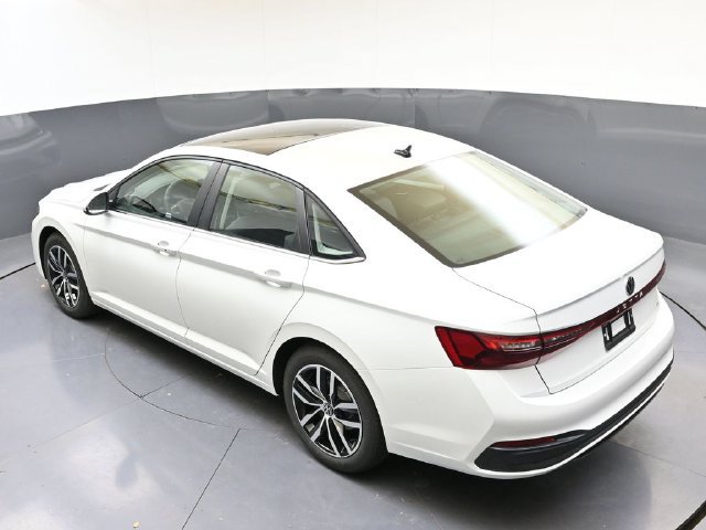 Used 2026 Volkswagen Jetta SE FWD image 46