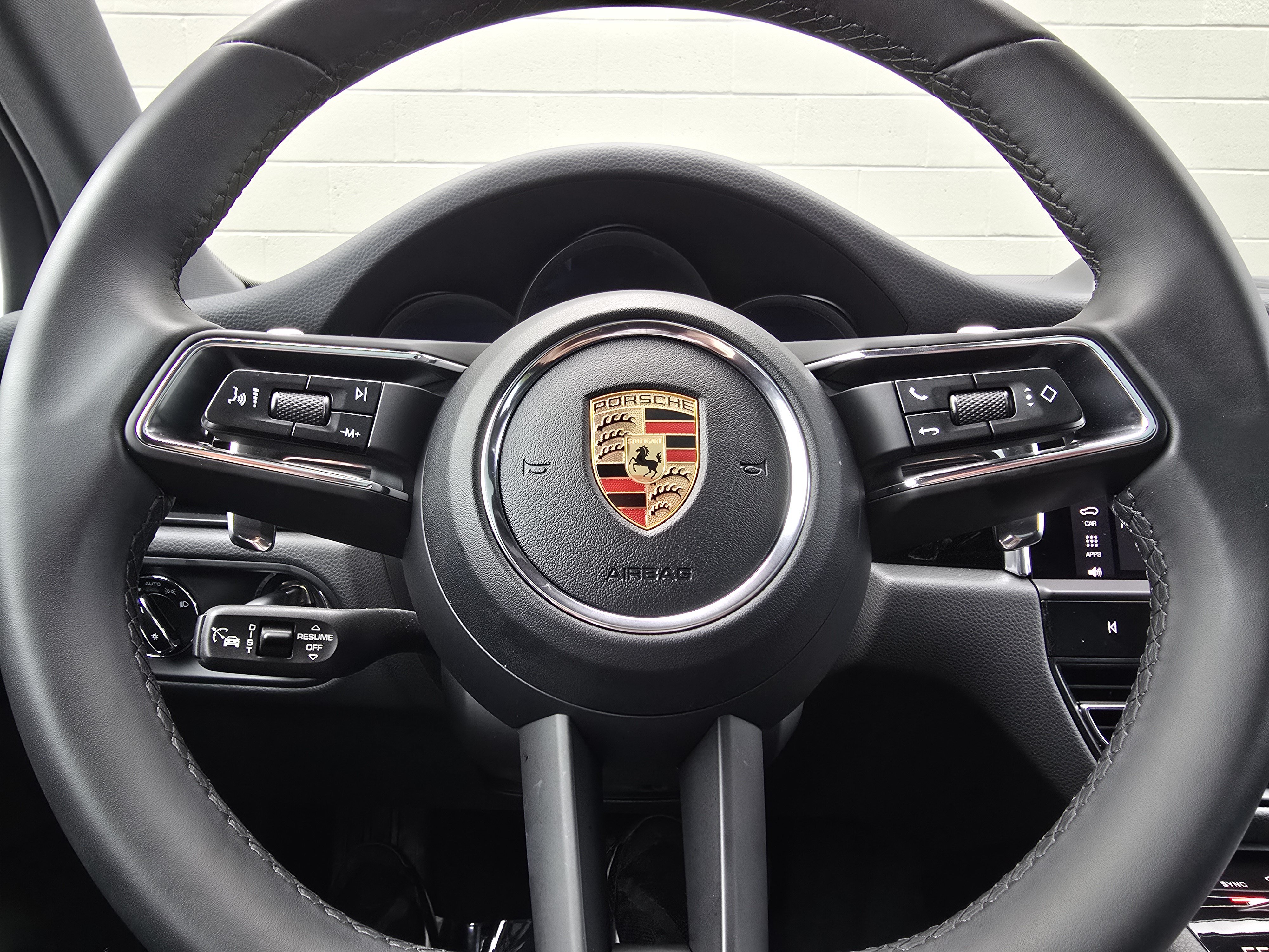 Certified 2026 Porsche Macan AWD/4WD image 25