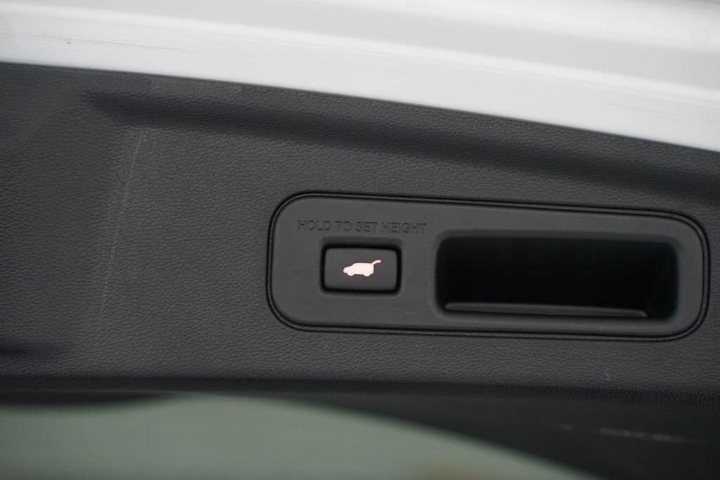 Used 2025 Acura MDX w/ Technology Package image 34