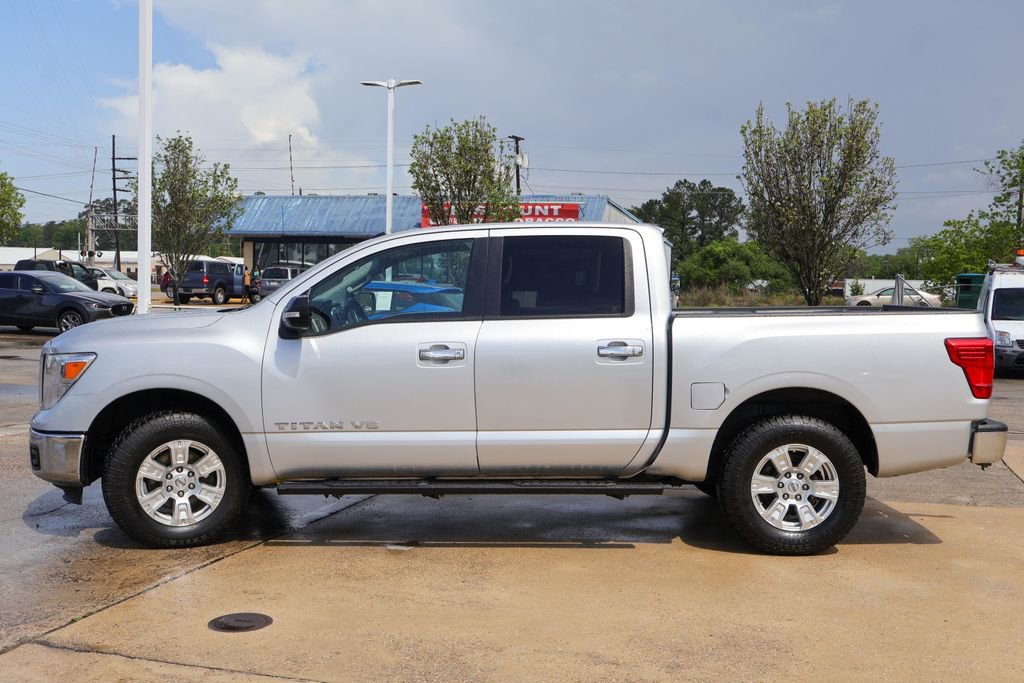 Used 2019 Nissan Titan SV image 24