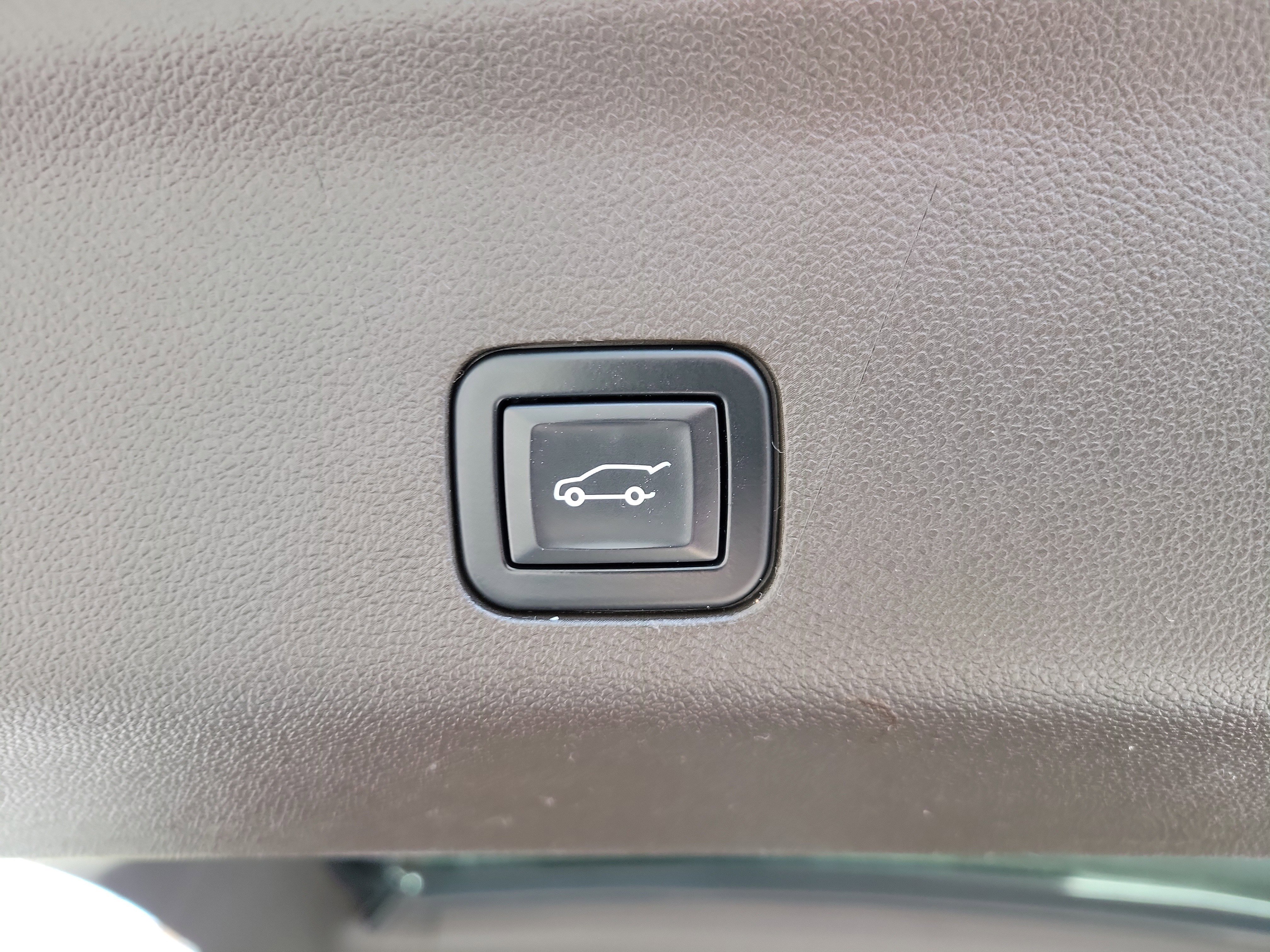 Used 2022 Chevrolet Tahoe Z71 w/ Luxury Package AWD/4WD image 30