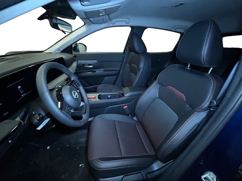 New 2026 Nissan Kicks SR w/ Cold Weather Package AWD/4WD image 10