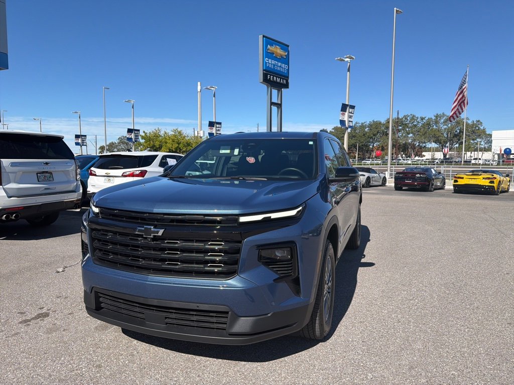 Used 2025 Chevrolet Traverse LT w/ Enhanced Driving Package image 16