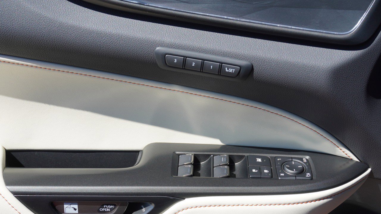 Used 2024 Lexus NX 250 FWD w/ Towing Package (2000 Lbs) image 21