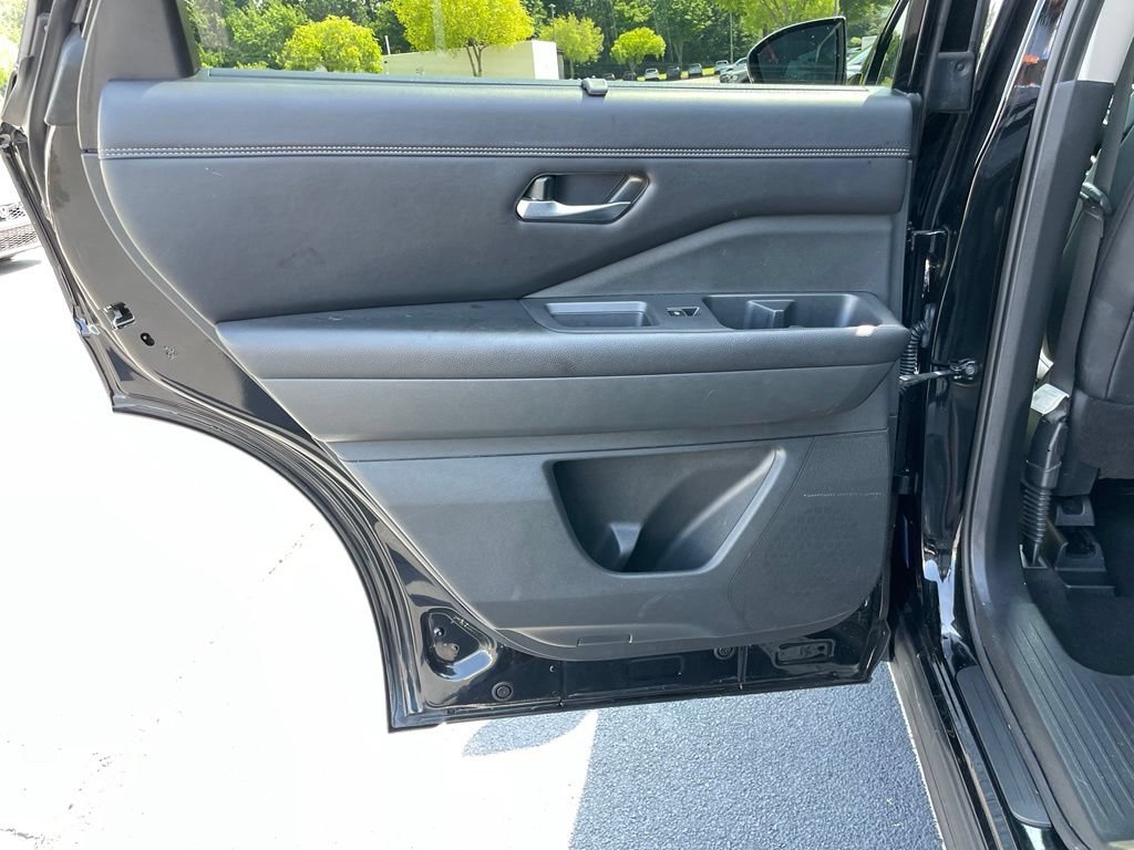 Used 2023 Nissan Pathfinder Platinum FWD image 38