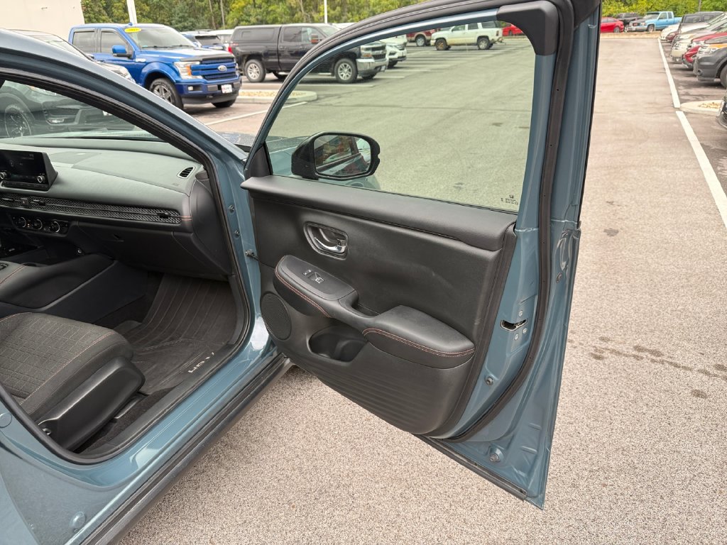 Used 2025 Honda HR-V Sport image 23