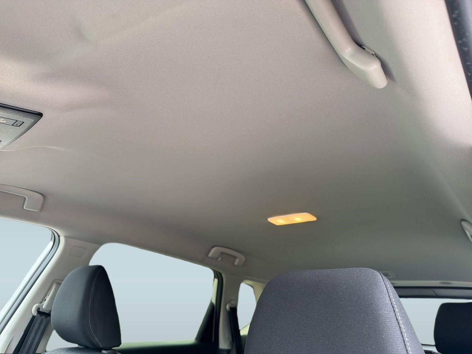Used 2025 Nissan Rogue SV FWD image 27