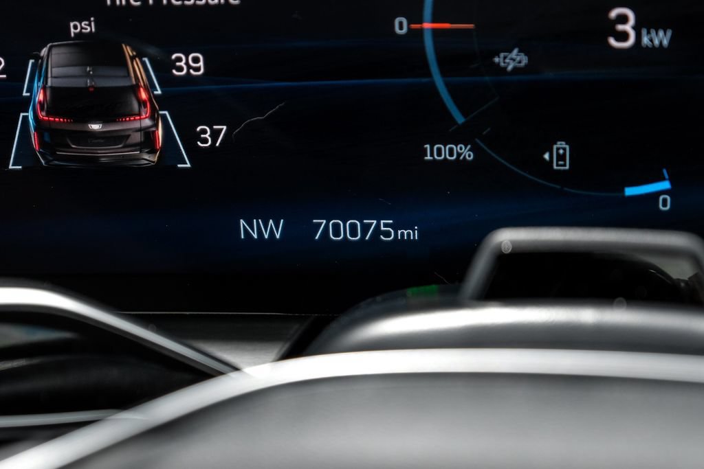 Used 2023 Cadillac Lyriq AWD image 19