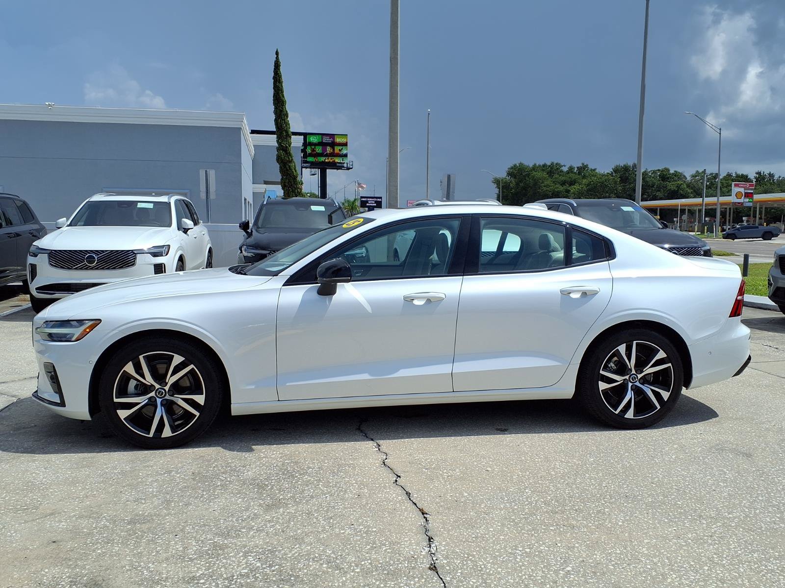Certified 2025 Volvo S60 B5 Plus AWD/4WD image 4