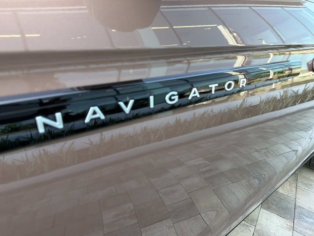 New 2026 Lincoln Navigator L Black Label AWD/4WD image 8