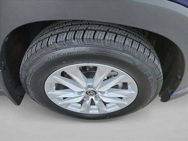 Used 2022 Toyota Corolla Cross LE AWD/4WD image 10