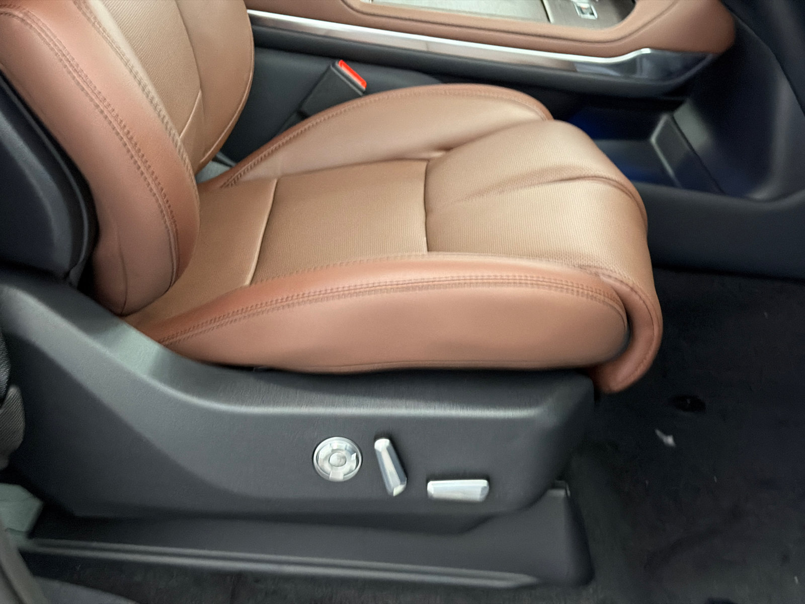 New 2027 Lincoln Navigator Reserve AWD/4WD image 14