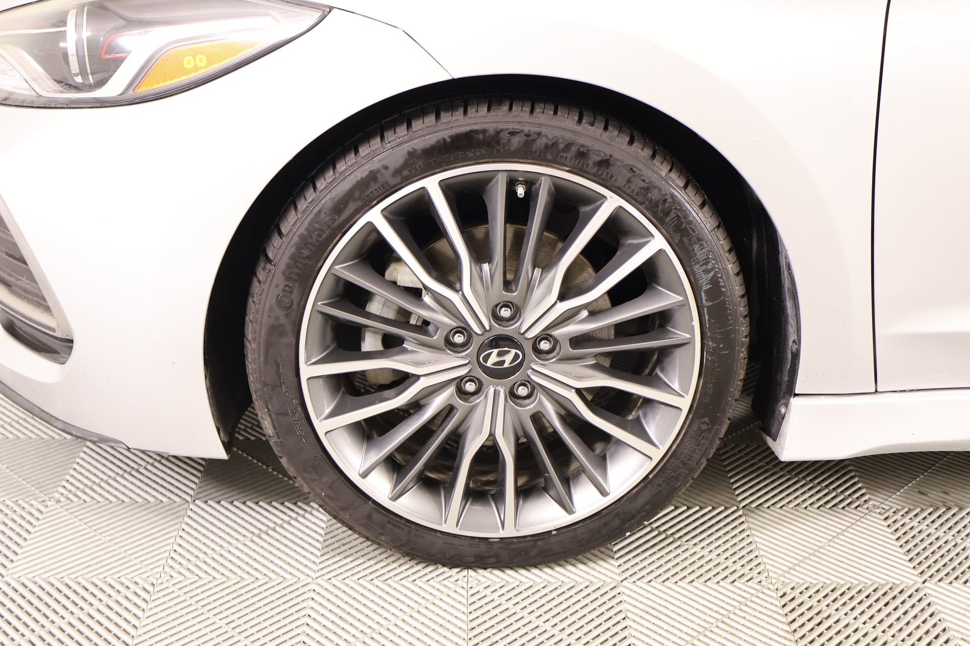 Used 2018 Hyundai Elantra Sport w/ Sport Premium Package 03 image 19