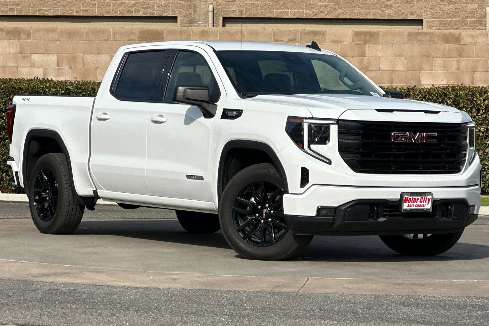 Certified 2025 GMC Sierra 1500 Elevation w/ Preferred Package image 2