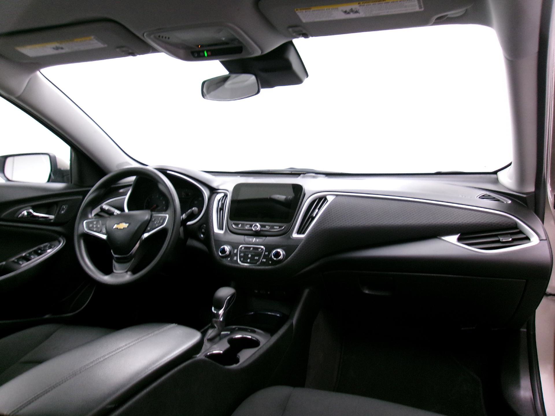 Used 2024 Chevrolet Malibu LT FWD image 3