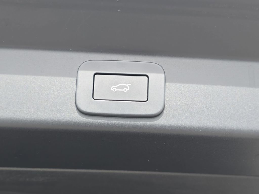 Certified 2025 Land Rover Range Rover Sport AWD/4WD image 13