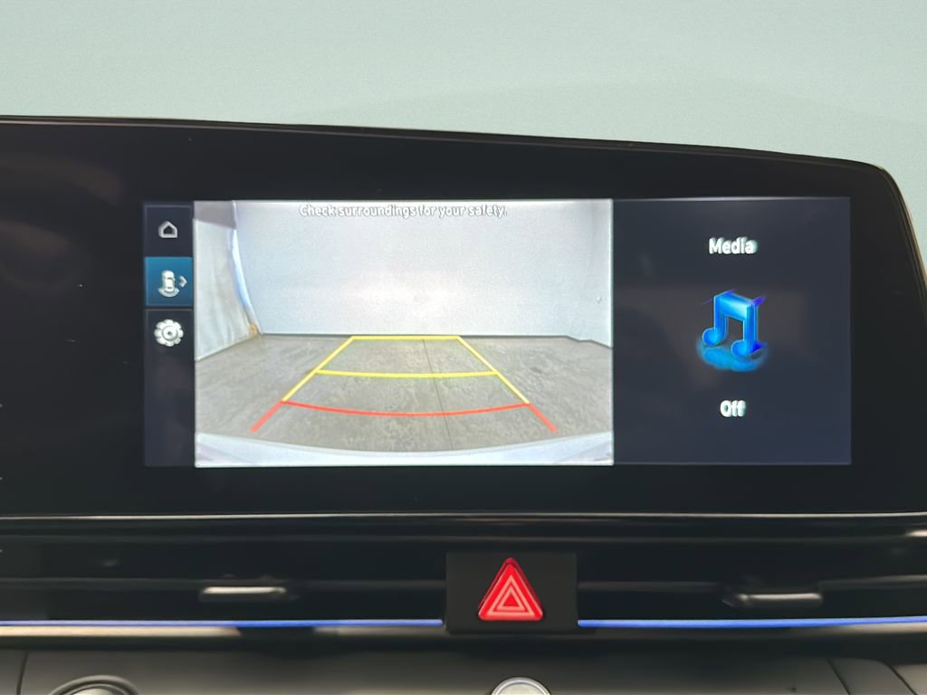 Certified 2025 Hyundai Elantra SEL image 24