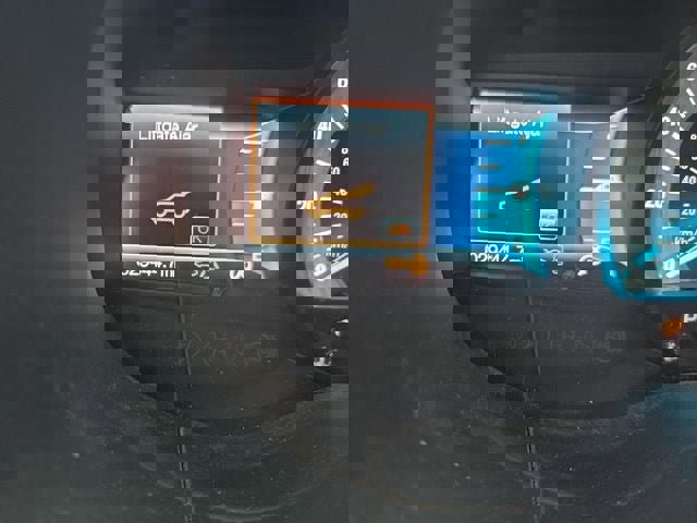 Used 2024 Ford Edge ST-Line w/ Class II Trailer Tow Package image 36