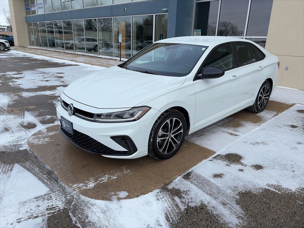 Certified 2025 Volkswagen Jetta Sport image 4
