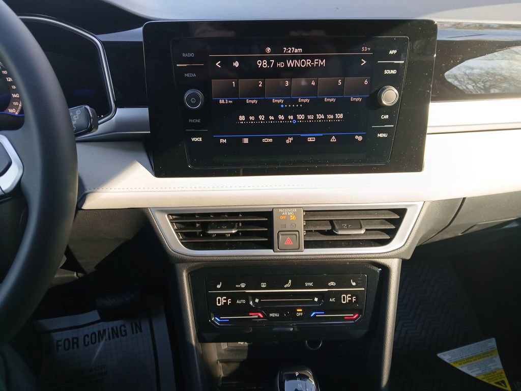 New 2026 Volkswagen Taos SE image 18